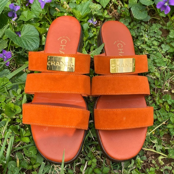 Orange Chanel sandals - Picture 2 of 16